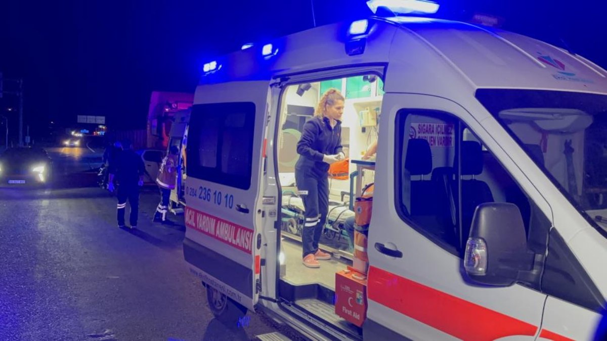 Edirne’de feci kaza! Otomobil, demir yüklü tıra çarptı, sürücü alkollü çıktı