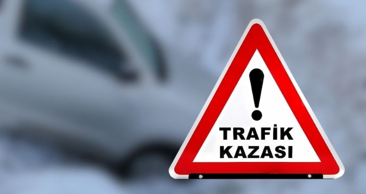 Sakarya’da iki otomobil çarpıştı, 4 kişi yaralandı